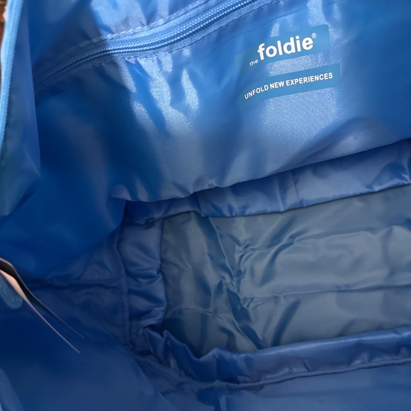Foldie Travel Bag - Picture 3 of 5